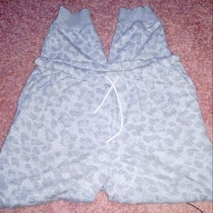 Secret Treasures* Leopard Print Sweatpants